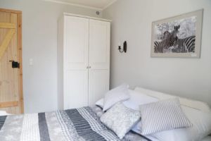 ZEBRY PASKI, sypialnia - apartament 4 os.